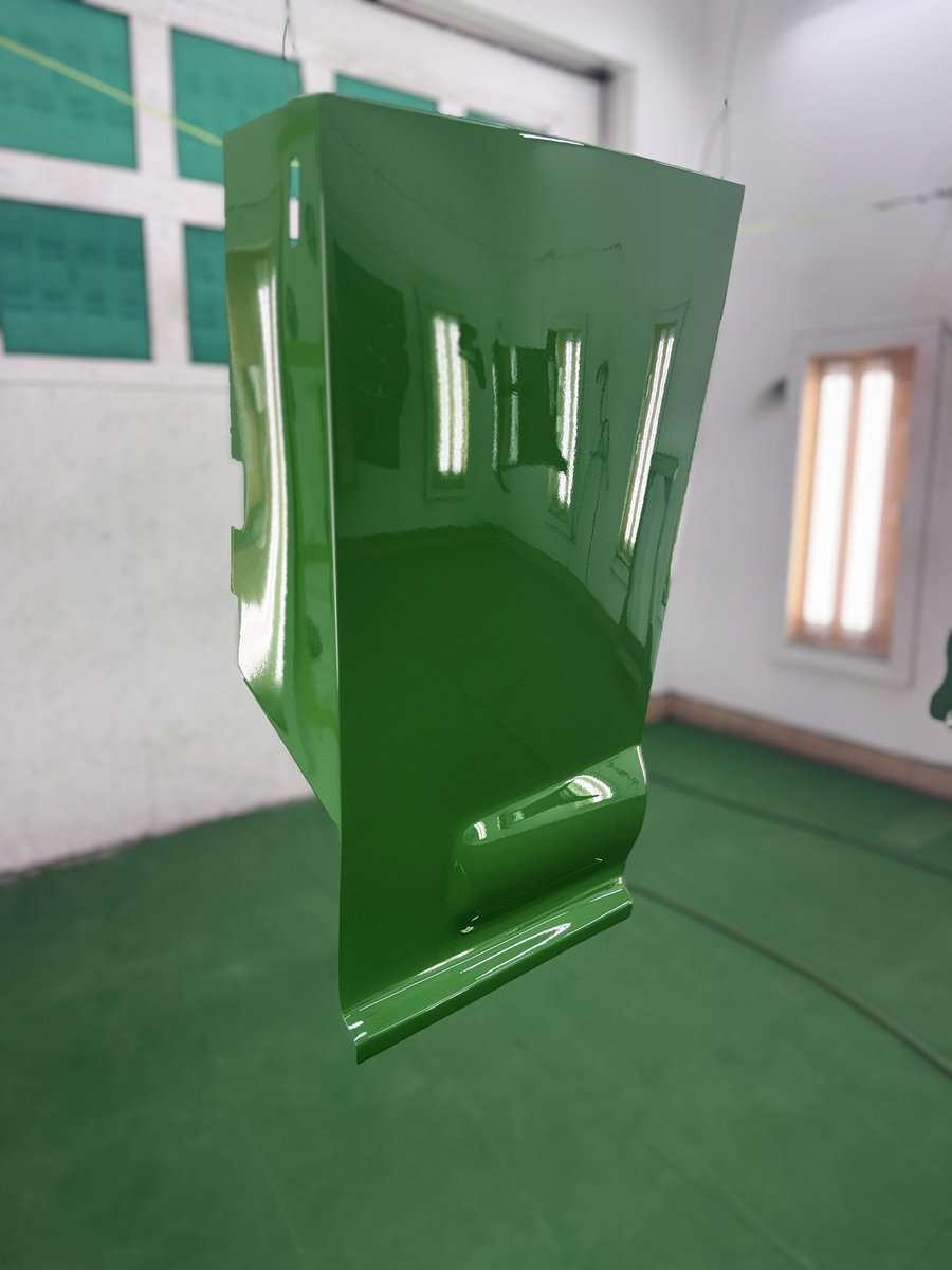 ScanlanTractor's tweet image. More 6030 parts in paint