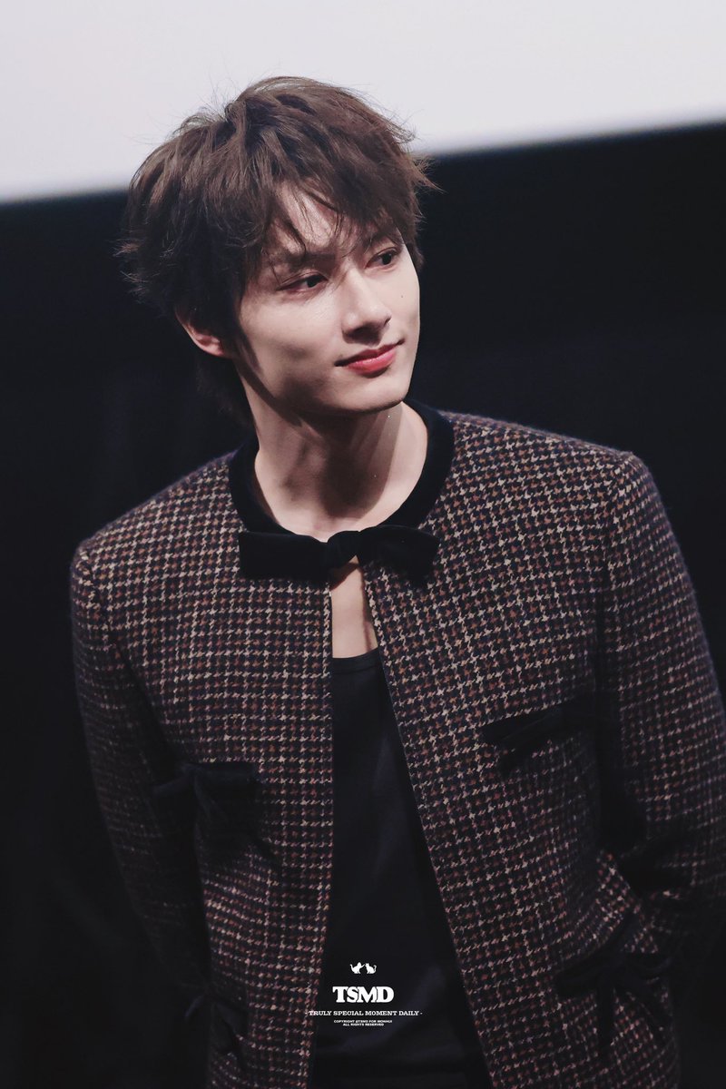 250921 포풍추영 무대인사 영등포CGV

#JUNHUI_TheShadowsEdge
#JUNHUI_HuFeng
#준 #JUN #文俊辉 #문준휘 #ジュン
#세븐틴 #SEVENTEEN
<a href="/pledis_17/">세븐틴(SEVENTEEN)</a>