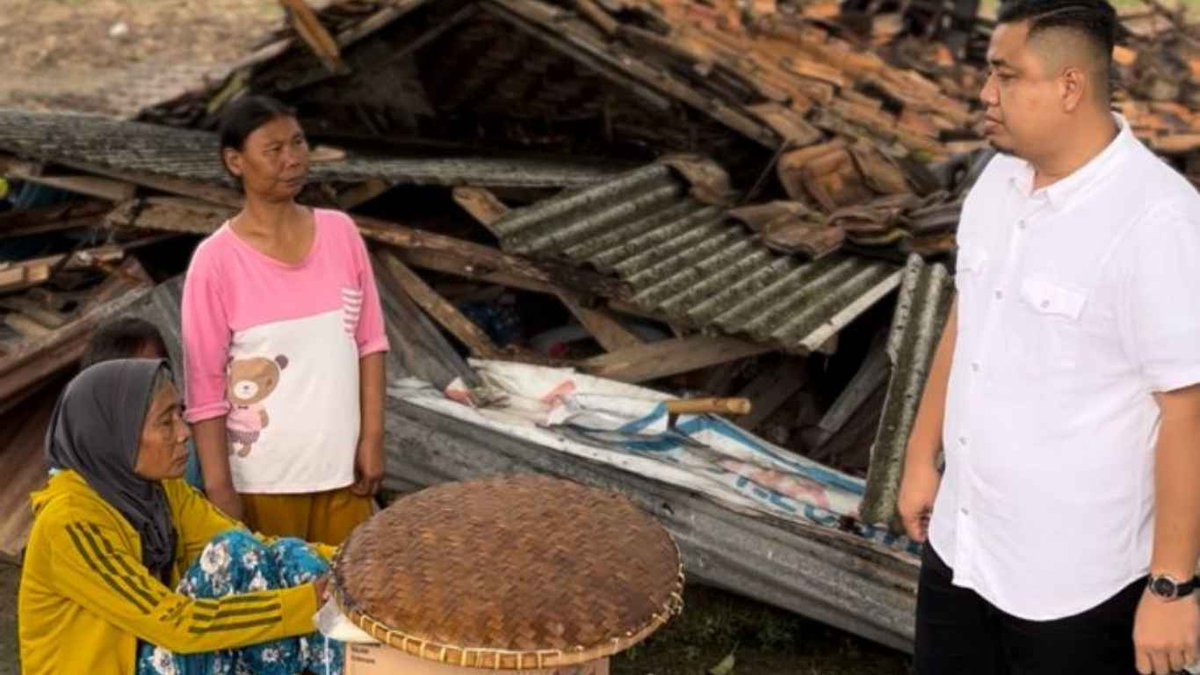 Merik Havit Sambangi Korban Rumah Ambruk Di Kalianda ranjana.id/merik-havit-sa…