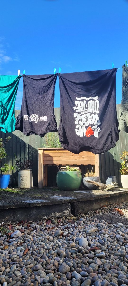 The post Mucky Weekender <a href="/dubpistols/">Dub Pistols</a> his and hers promotional washing line 🤣