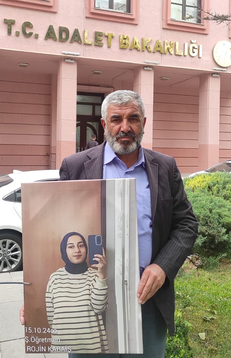 Aldığım bilgiye göre,Rojin'de çıkan iki erkeğe ait DNA, Rojin'in vücudunda çıkmış.

Vücudunun neresinden çıktığına dair bilgi verilmiyor. 

Bu DNA kıl veya bulaş niteliğinde değil,iki erkeğin el izi.

Bu durum DNA sahibi iki erkeğin katil olduğunu ortaya koymaktadır. 

Bu