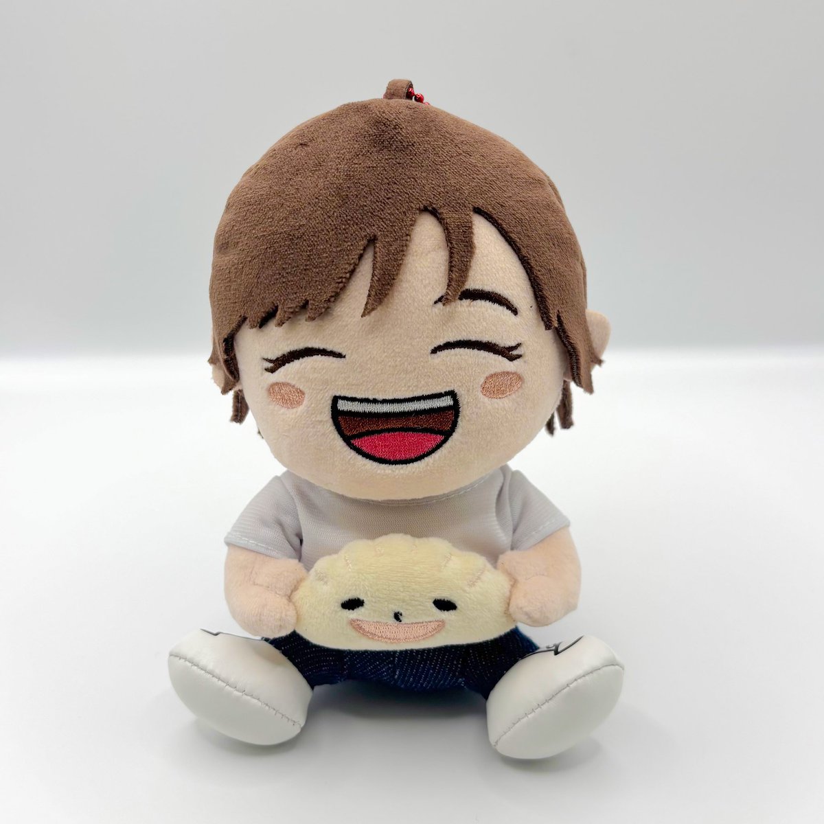 さとしおあちぇとぺぺ -餃子オンザライス-』1周年記念 ぬい & Tシャツ