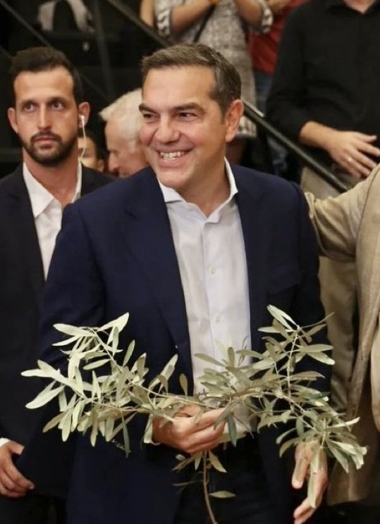 Η ζωή είναι απλή.
Για όσους δεν κάνει ο Τσίπρας γιατί δεν είναι αρκετά αριστερός κ
 αντισυστηματικός έχουν τις παρακάτω επιλογές.
Την Σέχτα του Περισσού, ΝΕΑΡ με τον επαναστάτη Τσακαλώτο, Την Ζωή Μονοπρόσωπη ΕΠΕ, ΣΥΡΙΖΑ μας πήρε ο ύπνος, τόν Γιάνη με την καθρέφτη του,το ΠΑΣΟΚ των