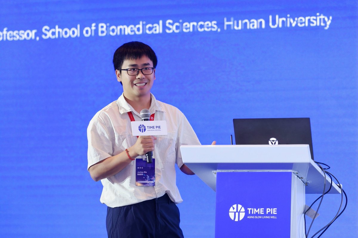 TimePieChina's tweet image. We are honored to have Bie Juntao at The 6th #TimepieLongevityForum, presenting &quot;Cellular Senescence: Mechanisms and Interventions&quot;: &quot;Future work will zero in on emerging tactics such as using NK cells to purge senescent cells.&quot;