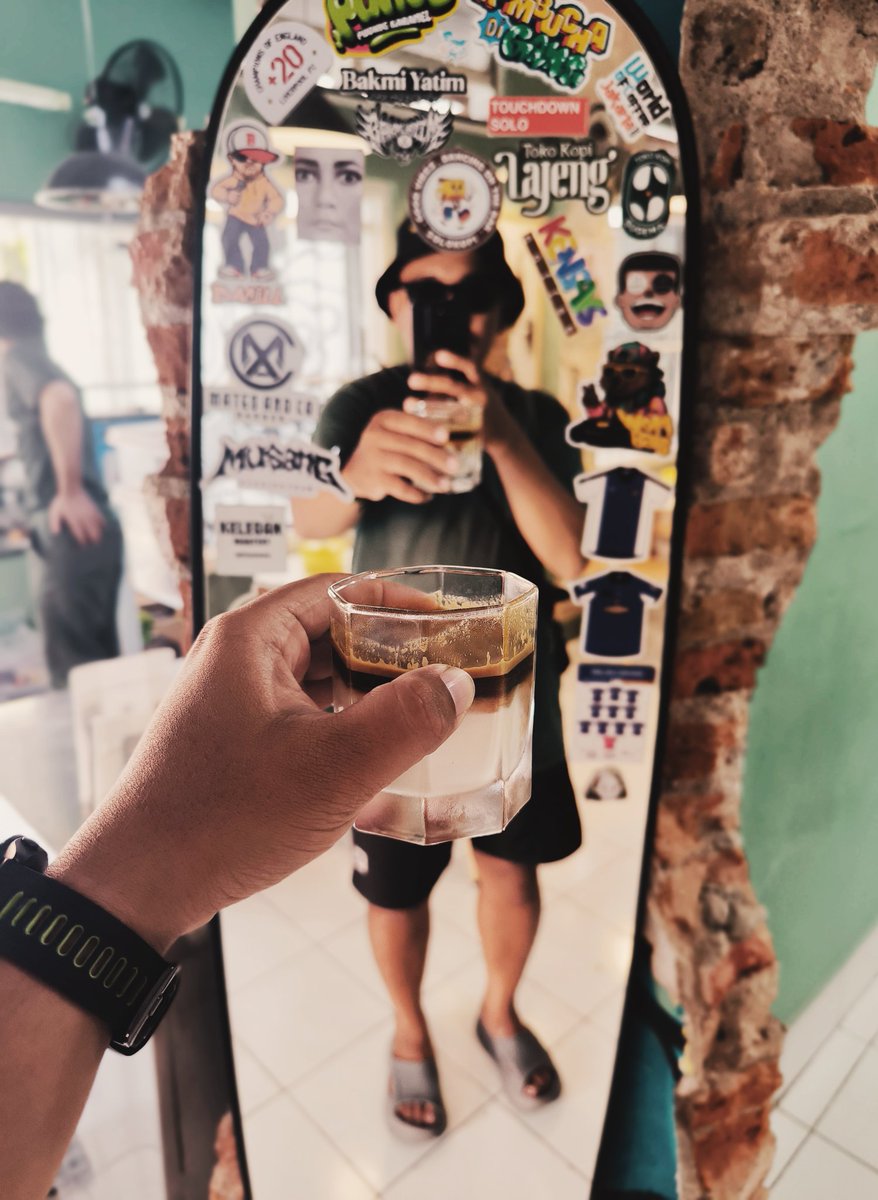 posisi mas <a href="/efenerr/">Farchan Noor Rachman</a> , ak ngejak bapack bapack rt ngitung duit jimpitan na wombats kih 🤣