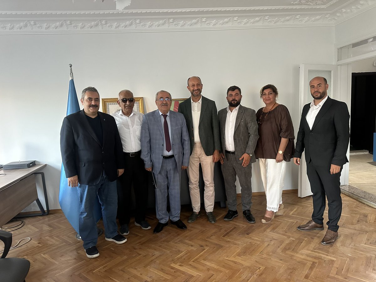 gazianteptedeva's tweet photo. Millet Partisi Gaziantep il temsilcilerini ve MK il başkanlığımızda ağırladık.
Nazik ziyaretleri için teşekkür ediyor, demokrasimizi güçlendiren diyalog zeminlerini önemsediğimizi vurguluyoruz.

#DEVA #Gaziantep https://t.co/W3Jkdrwm17