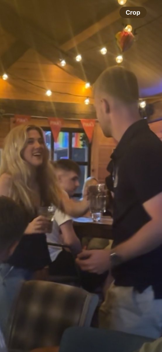 NoContextCastles tweet media