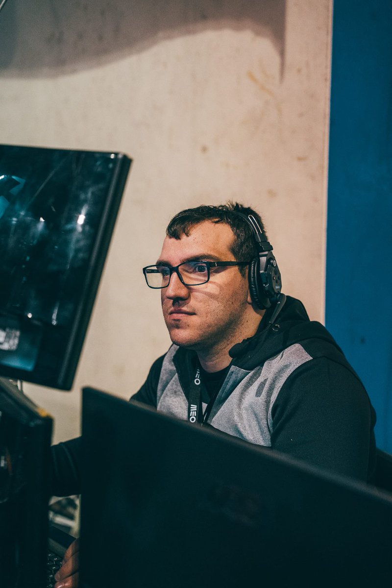 Faço 32 anos hoje.  Mais velho mas com grande vontade de continuar a evoluir como pessoa. Siga para mais 32 anos