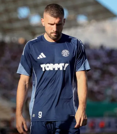 IvanMCML's tweet image. Postavljam slike Ante Rebića dok ne zabije prvijenac za Hajduk.
DAN: 52

SRSNB 🍻, zelim ti puno puno golova