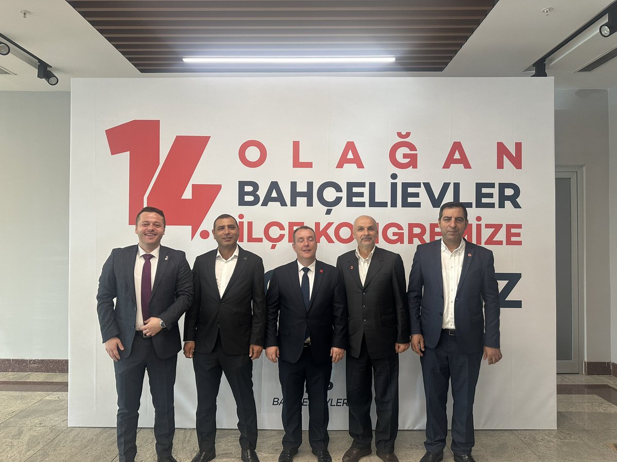 Gelecek Partisi Bahçelievler İlçe Teşkilatı olarak, Cumhuriyet  Halk Partisi Bahçelievler İlçe Başkanlığının 14. Olağan kongresine Katılım sağladık.
Kongrede yeniden göreve seçilen İlçe Başkanı Sayın Danış Akpolat ve yönetimini tebrik eder,  Başarılar dileriz.