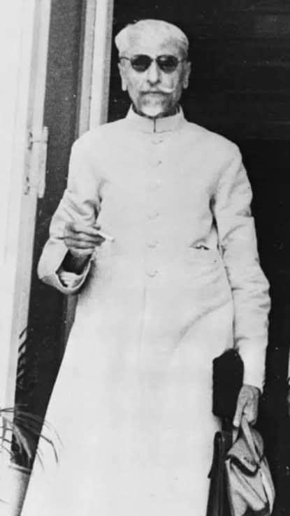 Maulana Abul Kalam Azad

>Born in Mecca
>Child Prodigy
>Married at the age of 13
>At 15 taught adults, translating and commenting on Al-Ghazali
>Spoke several languages
>Founded Al-Hilal and Al-Balagh
>Was imprisoned multiple times by colonial authorities

++++++