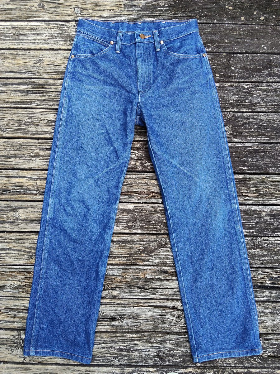 現行の13MWZがふわっと育ってきた。
新しいジーンズ買おうか、持ってるやつを育てようか一生悩んでる。