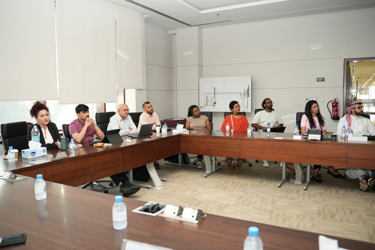 DI_SOSH's tweet image. On September 14, 2025, the Sociology and Anthropology Program organized a seminar titled &apos;Microarchitectures of Care and Walking as Spatial Politics of Belonging in the UAE&apos;, presented by Dr. Neha Vora, Professor of Anthropology at the American University of Sharjah, UAE.