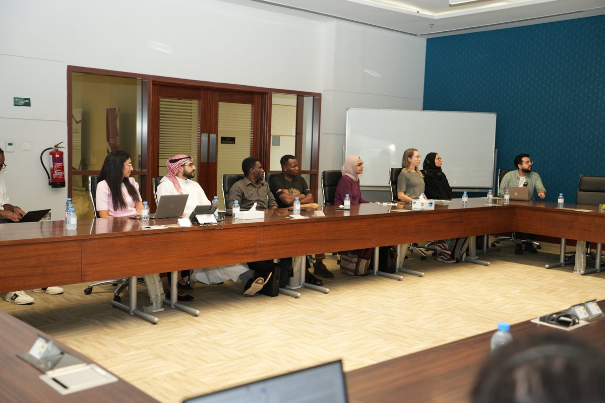 DI_SOSH's tweet image. On September 14, 2025, the Sociology and Anthropology Program organized a seminar titled &apos;Microarchitectures of Care and Walking as Spatial Politics of Belonging in the UAE&apos;, presented by Dr. Neha Vora, Professor of Anthropology at the American University of Sharjah, UAE.