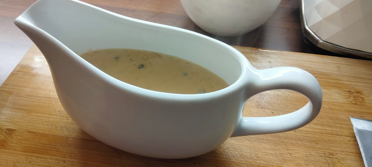 lisajon73414576's tweet image. Last night&apos;s tea... Steak 🥩 with new potatoes, salad 🥗 and pepper corn sauce 🤤🤤🤤