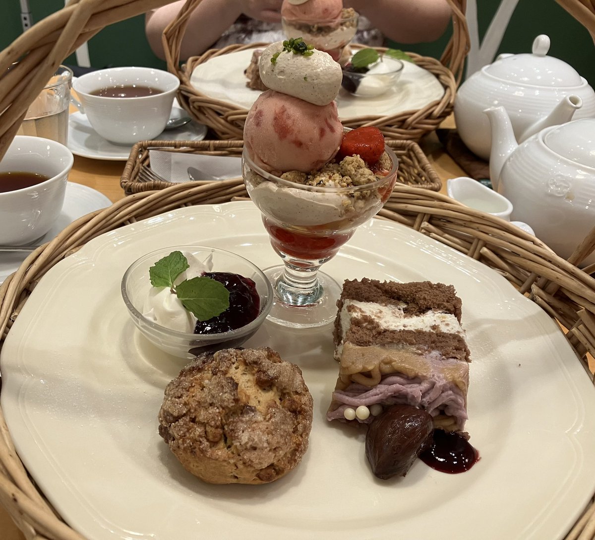 遅ればせながらTAMAコミ撤収しました、ありがとうございました！
初めてのTAMAコミ楽しかったです☺️
そしてもりもり食べました🍽️