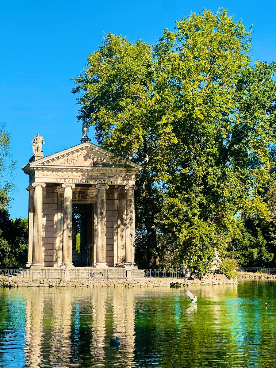 The curtain falls on summer 2025…
Welcome Fall, welcome Autumn!

The pond in #VillaBorghese, reflecting the Temple of Aesculapius… la grande bellezza!