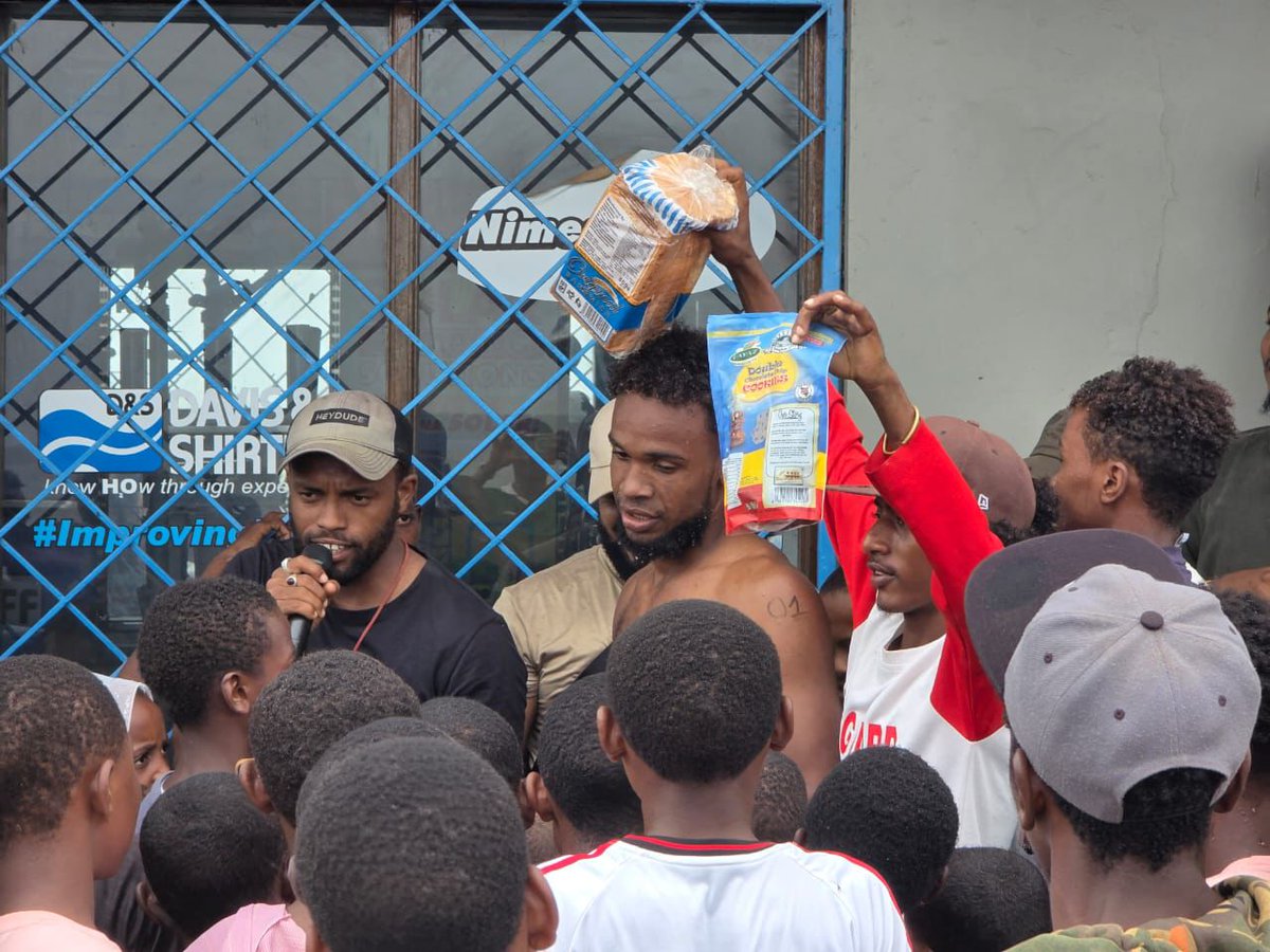 Hon. Hassan (Mkomani MP) &amp; Prime Cabinet Secretary joined a vibrant Swimming Gala! Beyond the splashes, it championed healthy living for our youth—fighting drug abuse &amp; extremism through sports' power for unity, discipline, &amp; empowerment. #YouthEmpowerment