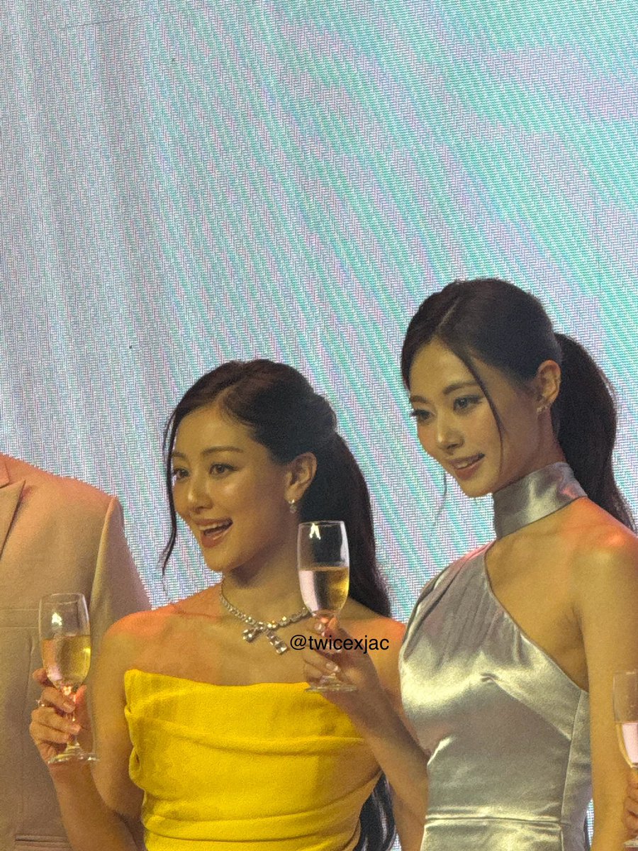 twicexjac's tweet photo. JITZU WAHHH

@pondsph
#PondsPH
#PONDSxJIHYO
#PONDSxTZUYU
#PondsSkinInstituteGala https://t.co/WpgoMU3BYb