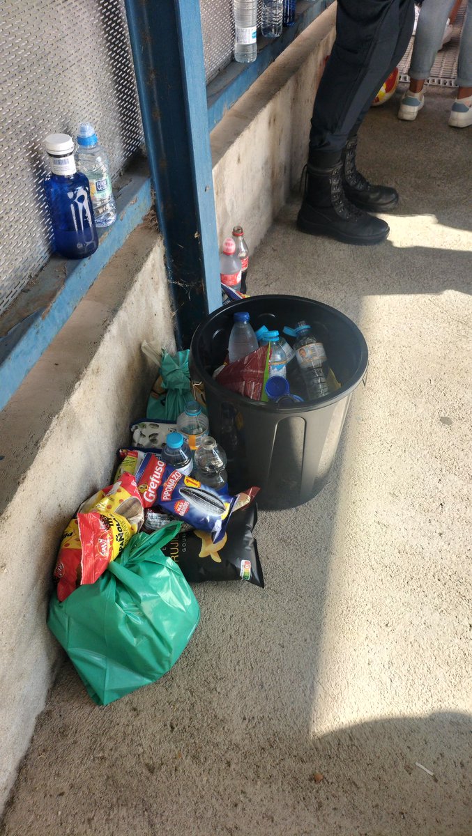 AlbertoGH88's tweet image. @CFTalavera os debería dar vergüenza. Socios que no pueden entrar con una bolsa de pipas al estadio para hacer negocio dentro. La ley a la que que hacéis referencia no os ampara en absoluto. Esta semana vais a recibir varias reclamaciones.