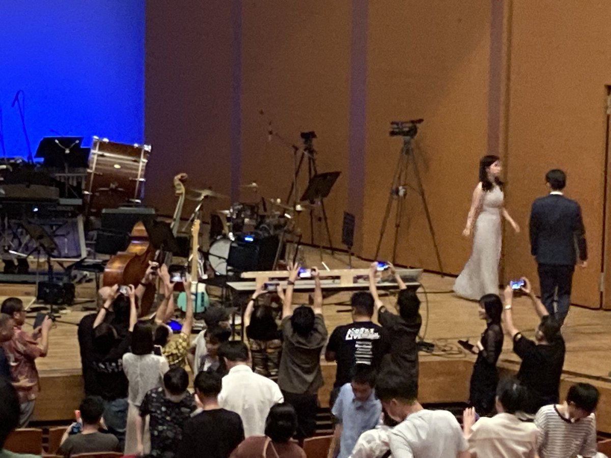 チャーケン満員　すごい熱気！！　磯部楽器も人気で嬉しい！！！　高橋マエストロ最高だ！