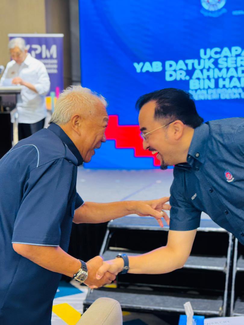 Bersama YAB Timbalan Perdana Menteri Malaysia dalam prog Train of Trainee pelajar YPM di sabah