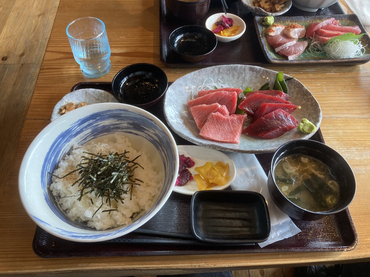 今日は勝浦で刺身定食を食べて来た