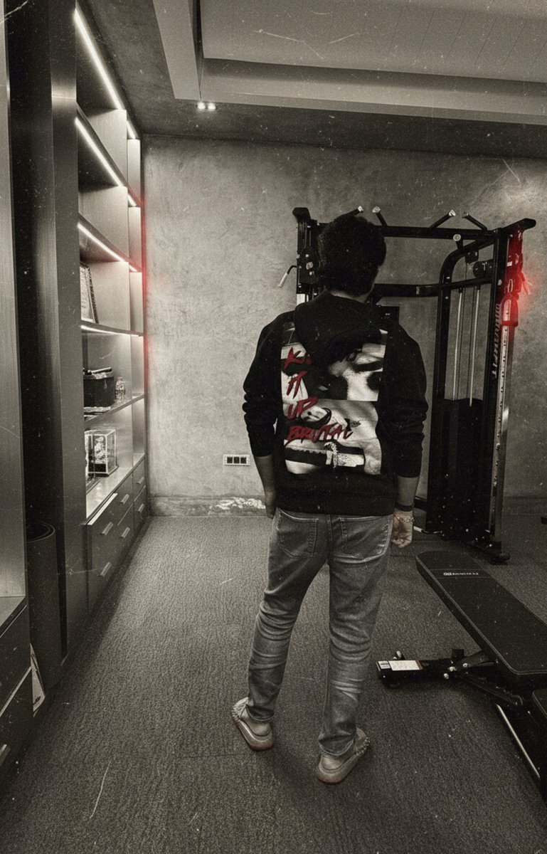 vamsi84's tweet image. #TheyCallHimOG and we call him OUR POWERSTAR!! 💥

@PawanKalyan garu is coming to set the screens on FIRE with that #OG FIRE STORM!! 🔥🔥
Trailer drops today evening... and the hype is unreal🔥

#TheyCallHimOGTrailer #OGMania