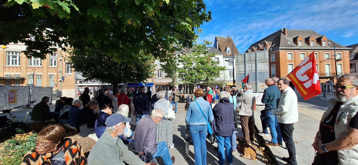 Aujourd'hui, j'étais présent au rassemblement pour la Journée Internationale de la Paix, accompagné de plusieurs camarades. À l'issue de ce moment de prises de parole, une marche a eu lieu dans la ville d'Évreux ce dimanche 21 septembre.
 #journeeinternationaledelapaix