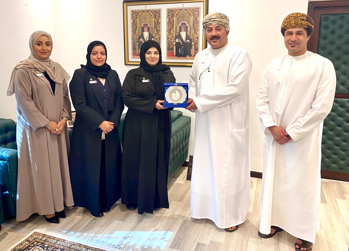 إستقبل سعادة السفير الشيخ فهد بن عبدالرحمن العجيلي رئيس البعثة في مقر البعثة وفد من جامعة التقنية والعلوم التطبيقية الذي يزور المملكة الأردنية الهاشمية الشقيقة وذلك في إطار تعزيز التعاون الأكاديمي والبحثي وتبادل الخبرات مع المؤسسات التعليمية والبحثية الرائدة في المملكة.