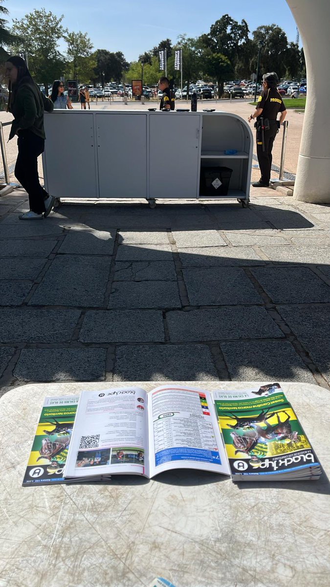 Black Type (@black_type_mag) on Twitter photo Agotadas en los accesos de Acreditados y puerta Norte de <a href="/HipodromoMadrid/">Hipódromo de La Zarzuela</a>. Solo nos quedan 9 revistas en la puerta Sur. Hazte con tu revista Black Type antes de que sea tarde!
#NoslasQuitandelasManos Agotadas en los accesos de Acreditados y puerta Norte de <a href="/HipodromoMadrid/">Hipódromo de La Zarzuela</a>. Solo nos quedan 9 revistas en la puerta Sur. Hazte con tu revista Black Type antes de que sea tarde!
#NoslasQuitandelasManos