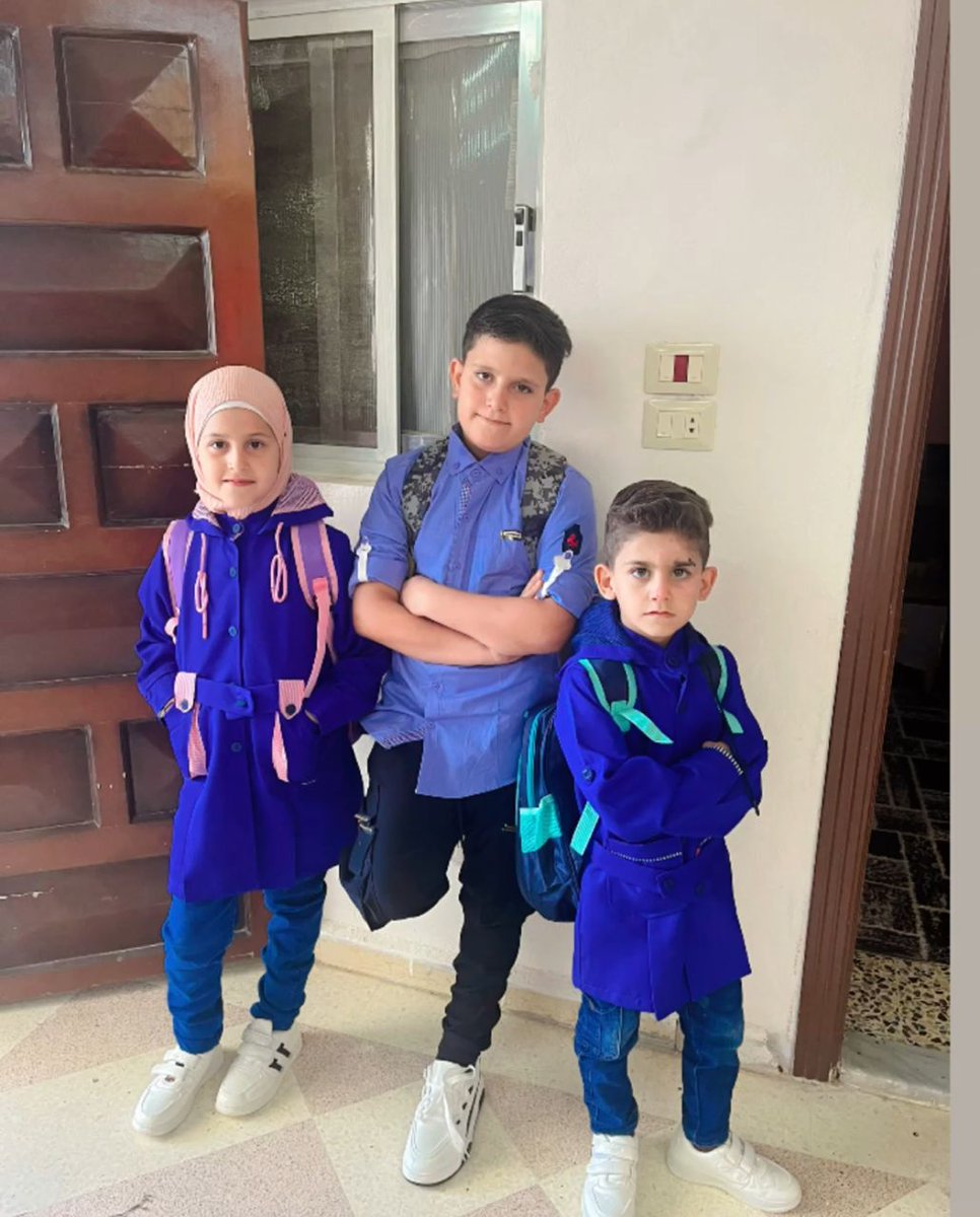 Kasem_Jamous's tweet photo. إرث الراحل أبووطن تقبله الله في أول يوم دراسي يُبلغوكم السلام 

"وطن ـ أحمد سما" 💝👋🏻 https://t.co/JUpxNay109