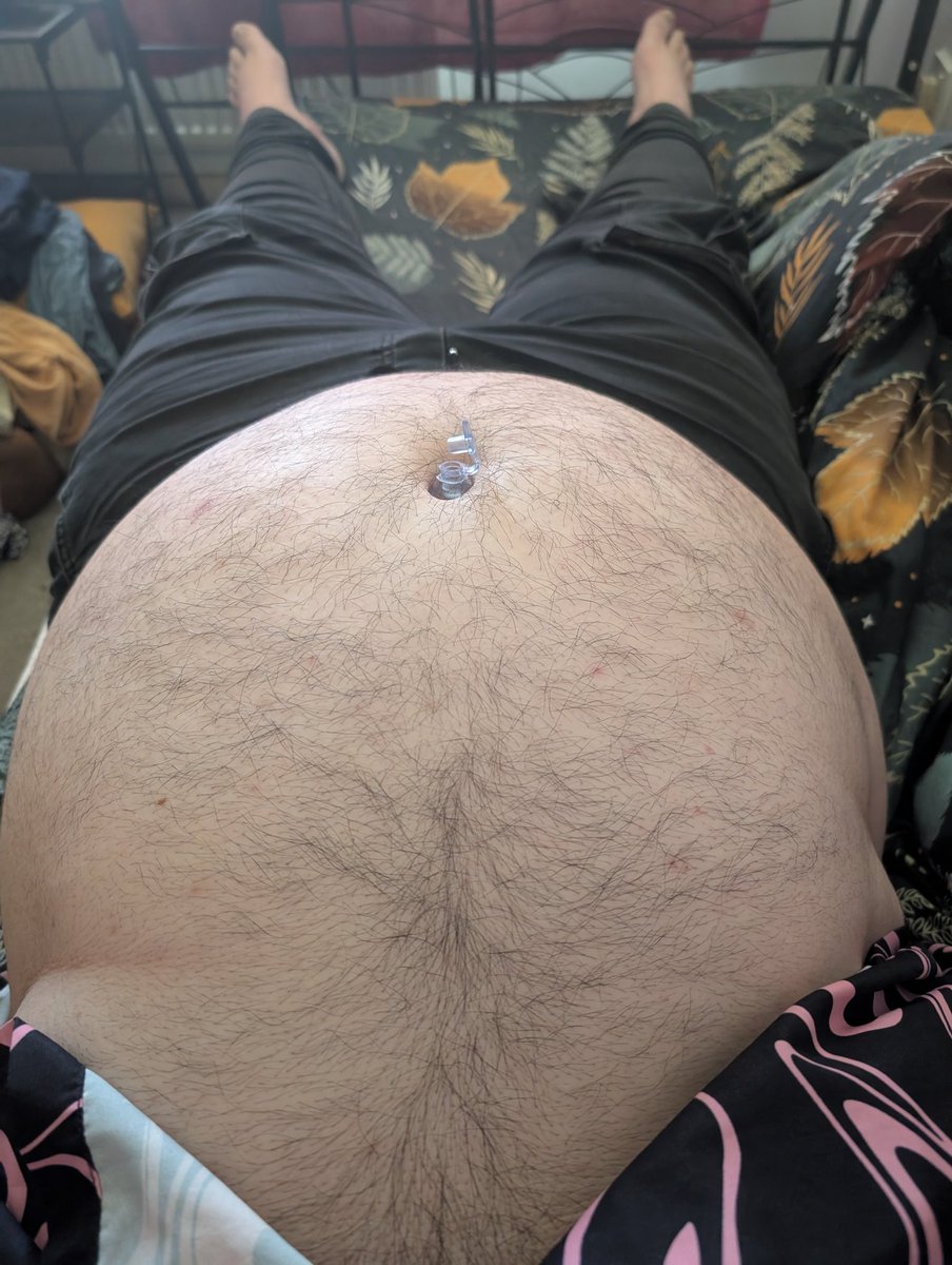 Looner_Idryn's tweet photo. Why buy a beach ball when you can become one, just need someone to come help blow me up. 

#BellyInflation #GayBellyInflation #MaleBellyInflation #MaleBelly #GayBelly #HairyBelly https://t.co/5FekwcFGTu