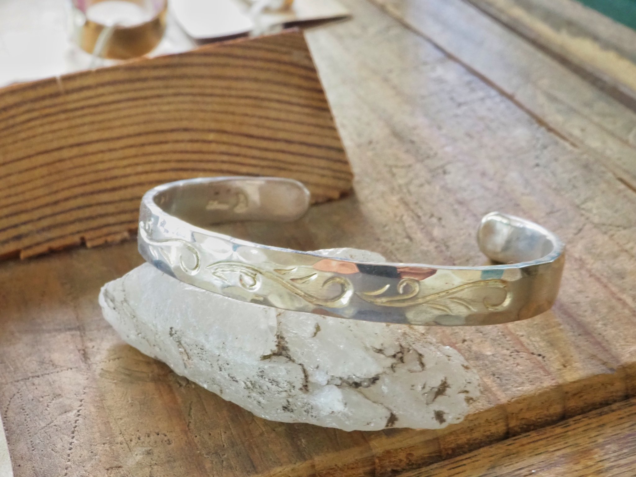 シルバームーン彫金工房　K18の枝バングル・太 シルバームーン彫金工房 K18の枝バングル・太 K18の枝バングル