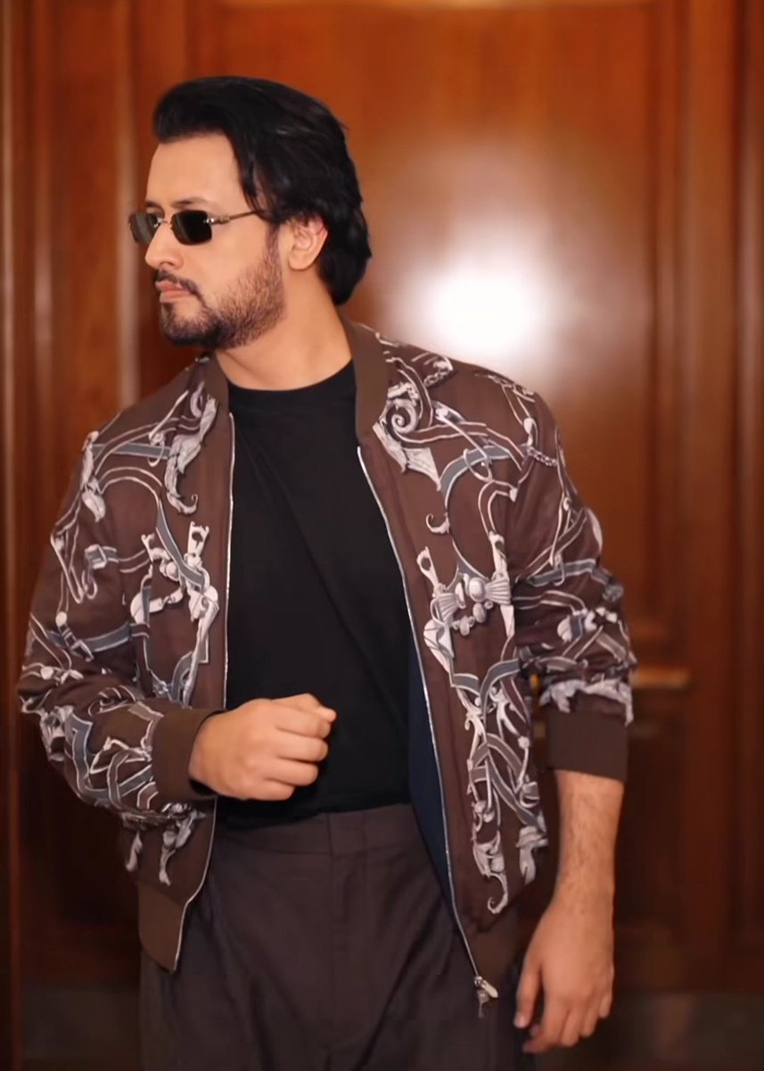 Kuchiistarah's tweet photo. Kuch zyada he hot hogaya 

ATIF ASLAM OUR BIGGEST ASSET https://t.co/5mMOSpKqpA