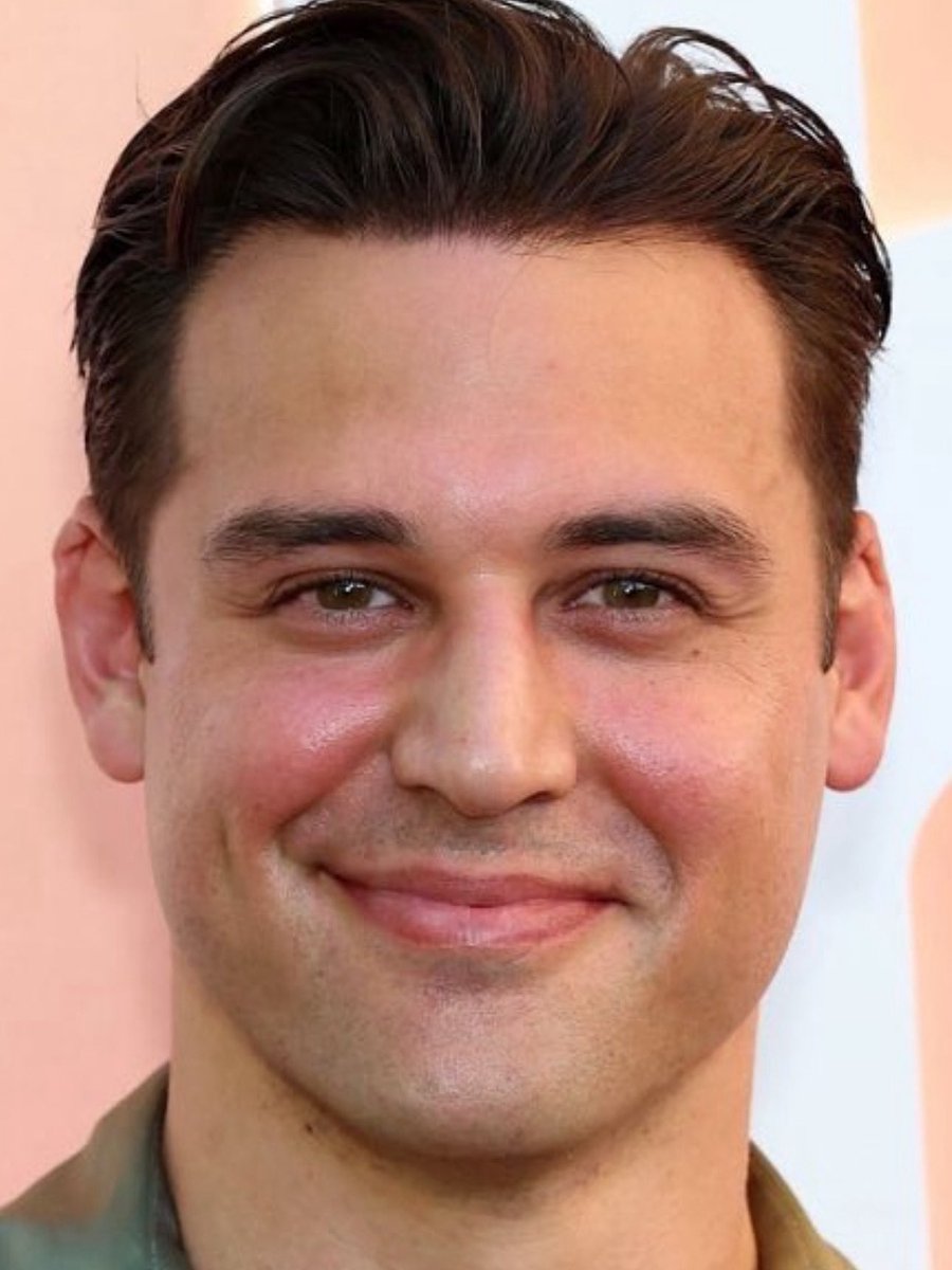 BrianEdF's tweet image. Happy Birthday Ryan @ryanAguzman 🎈 
May all your hopes &amp;amp; wishes come true.  
Have a wonderful day!!!