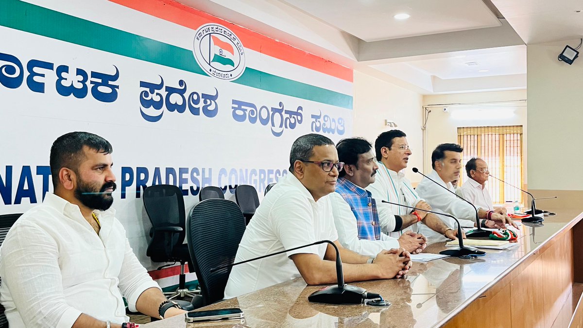 GCC_MP's tweet image. ಕರ್ನಾಟಕದ ಕಾಂಗ್ರೆಸ್ ಉಸ್ತುವಾರಿಗಳೂ, ಎಐಸಿಸಿ ಪ್ರಧಾನ ಕಾರ್ಯದರ್ಶಿಗಳೂ ಆದ ಶ್ರೀ ರಂದೀಪ್ ಸಿಂಗ್ ಸುರ್ಜೆವಾಲಾ ಅವರ ನೇತೃತ್ವದಲ್ಲಿ, ಇಂದು ಕೆಪಿಸಿಸಿ ಕಚೇರಿಯಲ್ಲಿ ಮುಂಬರುವ ಗ್ರೇಟರ್ ಬೆಂಗಳೂರು ಪ್ರಾಧಿಕಾರ (ಜಿಬಿಎ) ಚುನಾವಣೆಯ ಸಿದ್ಧತೆಗೆ ಸಂಬಂಧಿಸಿದ ಪೂರ್ವಭಾವಿ ಸಭೆಯಲ್ಲಿ ಭಾಗವಹಿಸಿದೆನು.