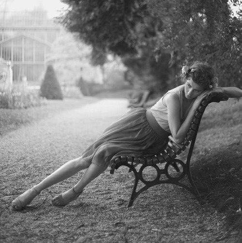 And all at once, 
summer 
collapsed into 
fall.

—Oscar Wilde