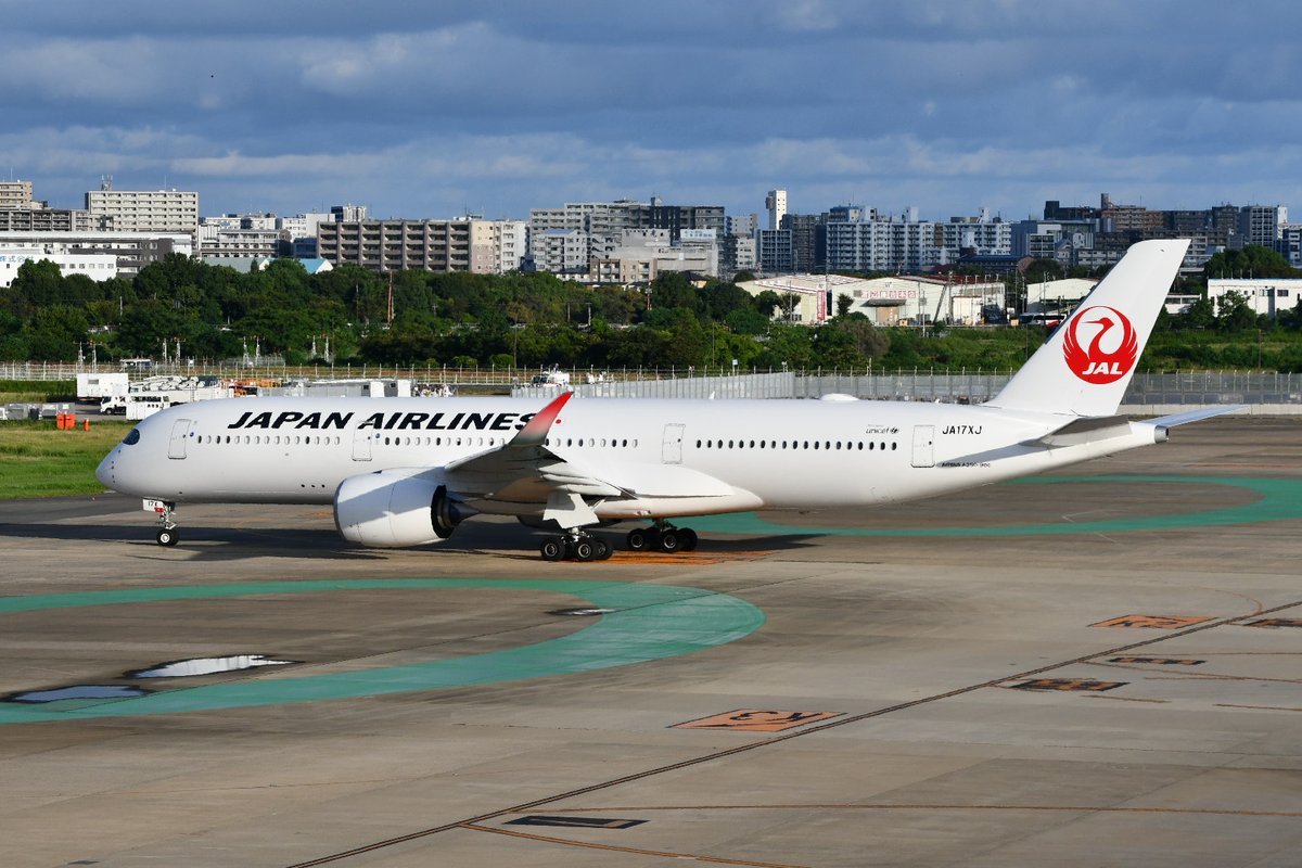 RJFF/FUK
JAL A350-941 JA17XJ
福岡空港朝の送迎デッキにて
ちょうど一週間前は当日朝にクラスJにアップグレードして搭乗してました。😙現在の所JALのA350-900型機の搭乗履歴はJA04XJ/08XJ/09XJ/12XJ/14XJ/15XJ/17XJの7機に。
