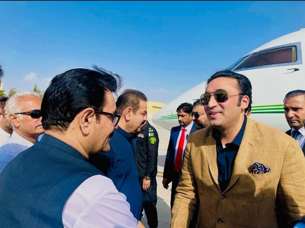 بلاول بھٹو زرداری کو 37ویں سالگرہ پر دلی مبارکباد۔ نیک خواہش ہے کہ آپ صحت مند رہیں اور اپنی سیاسی جدوجہد میں عوام کی خدمت اور ملک کی ترقی کے لیے مثبت کردار ادا کرتے رہیں۔