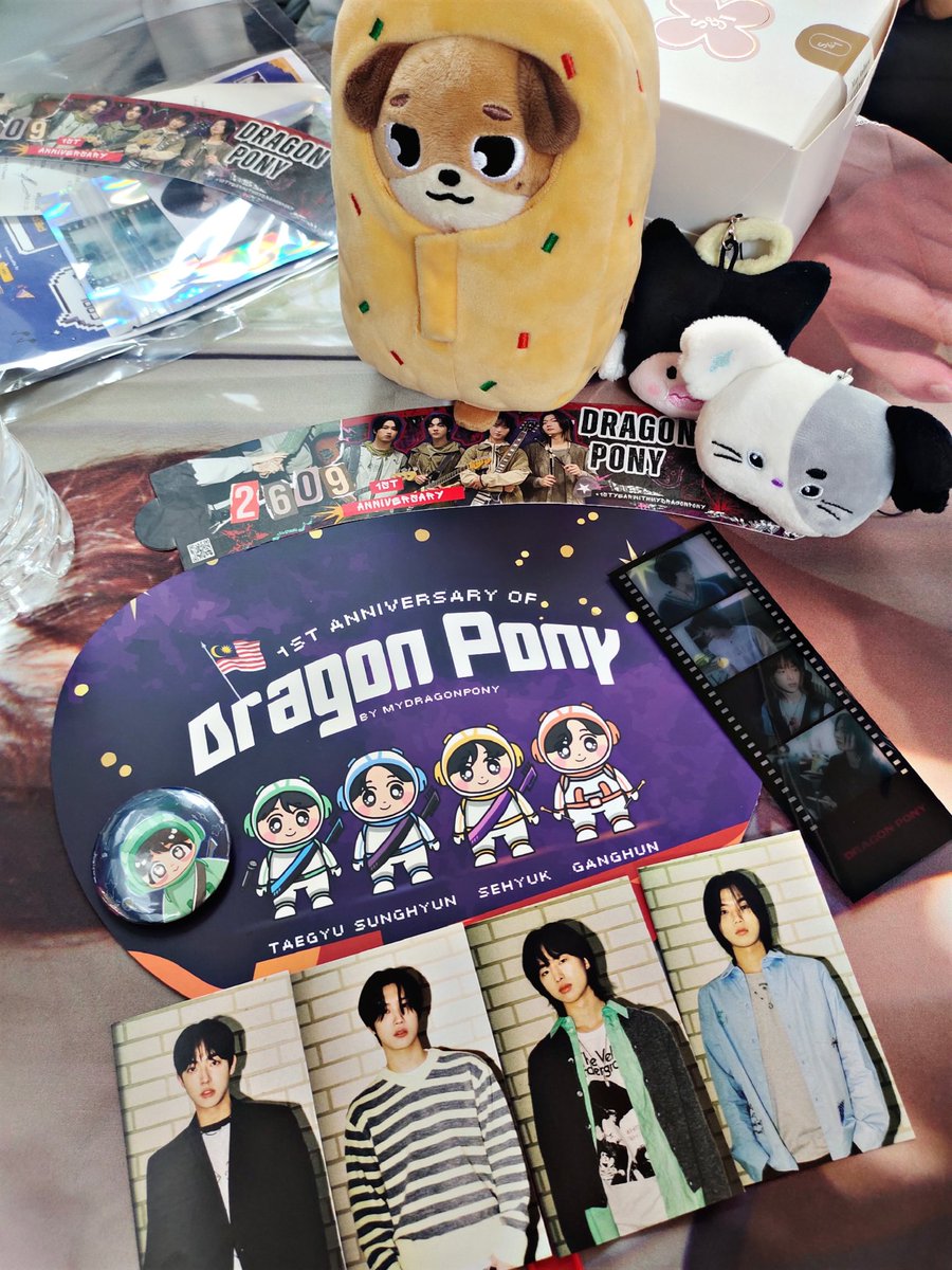 nurulnnnadihah's tweet photo. Another you just had to be there moment 😝 was here for deupo 1st live perfomance in Malaysia and was here for deupo 1st anniversary ❤️

@DragonPonyMY
@DragonPony_
#1stYearWithMYDragonPony 
#MYForYoung #DragonPony #드래곤포니 https://t.co/MEohzNuUZZ