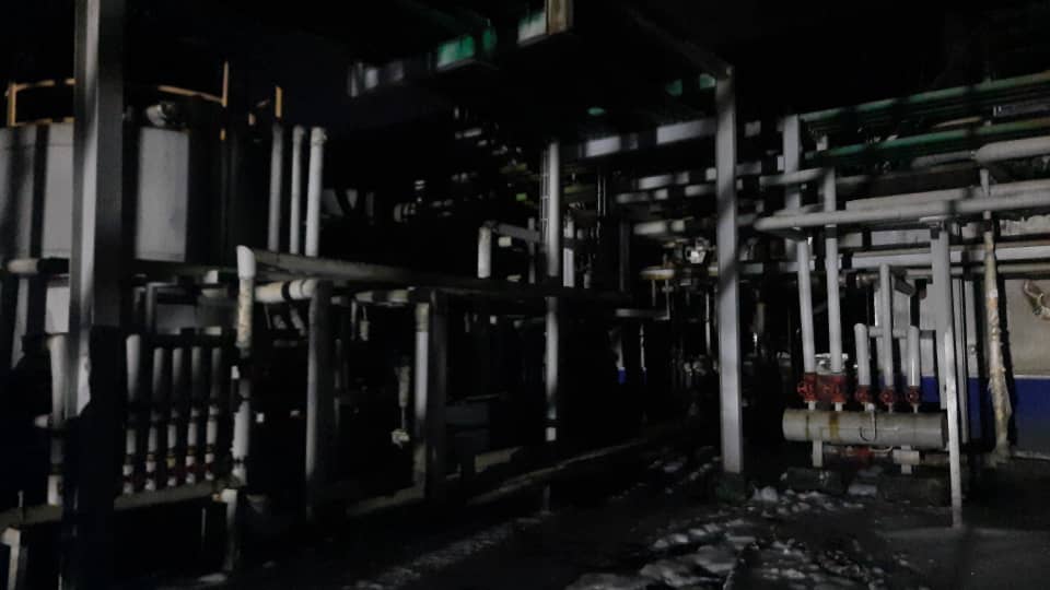 En horas de la madrugada de hoy, fuerzas de <a href="/minint_cuba/">MININT_CUBA</a>, con la participación de carros cisternas de otros organismos, lograron extinguir un incendio ocurrido en el emplazamiento de motores fuel de la termoeléctrica Renté, en Santiago de Cuba. 
#DePieYCombatiendo