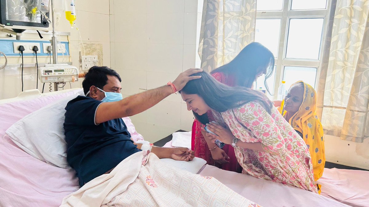 आज नरेश मीणा जी से मुलाकात की और उनकी अन्याय के खिलाफ लडाई से प्रेरित हुई। उनके संघर्ष और साहस ने मुझे नया जोश दिया। में उनका दिल से धन्यवाद करती हूँ कि उन्होंने मुझे समर्थन और मार्गदर्शन दिया। उनकी प्रेरणा से मैं और भी मजबूत होकर अपने लक्ष्य की ओर बढ़ने के लिए प्रेरित हूँ।