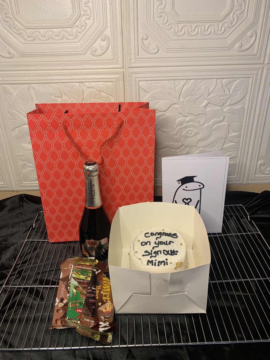 sweetcreatbyeva's tweet photo. Mini sign out package                                   
Need something like this kindly send a dm or call and WhatsApp 08075686176                                                           📍lafia                                                           
#lafiabaker https://t.co/fMfgd8JYsi
