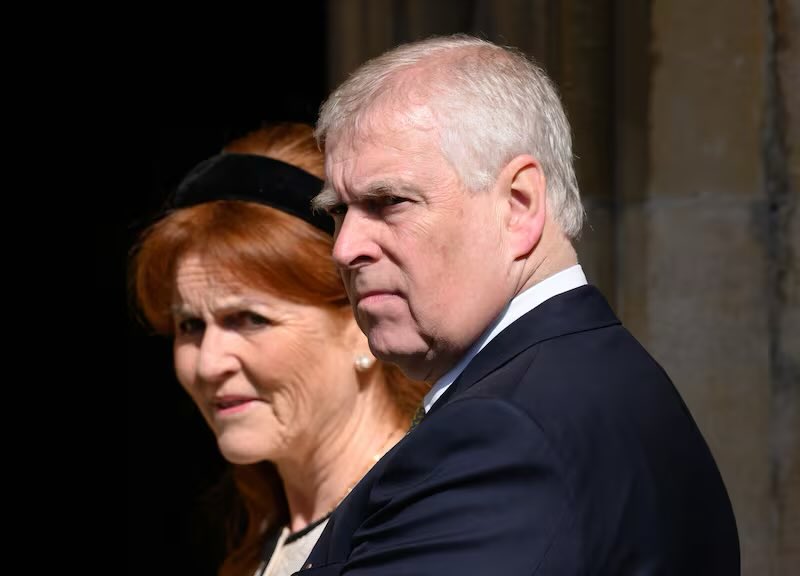 🚨 Resurfaced 2011 email shows the Duchess of York apologizing to Jeffrey Epstein weeks after publicly denouncing him publicly—calling him a ‘steadfast, generous and supreme friend’ and saying she’d been “bedridden with fear.”