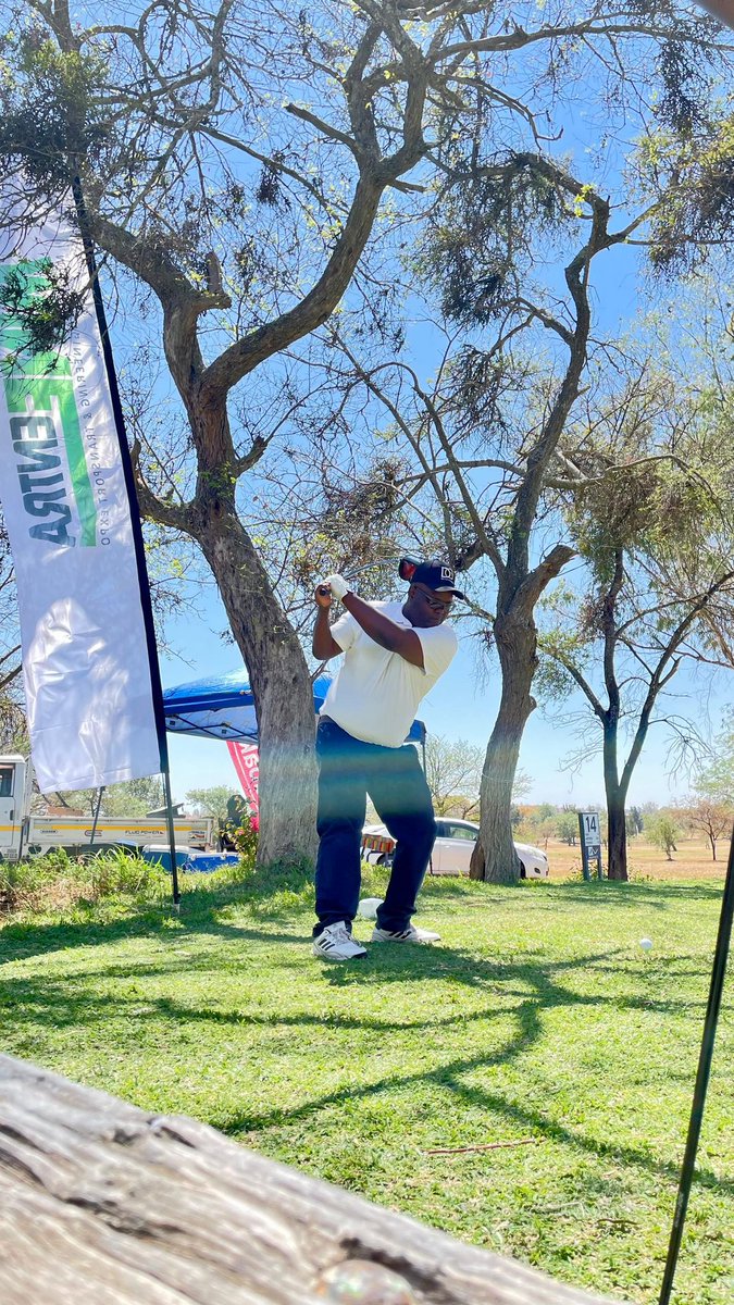 ZITF1's tweet image. Day 2 of the #ChamberOfMines Golf Tournament is in full swing! We're wrapping up strong and connecting with even more players in the mining value chain.  
🏌️‍♂️⛳ 

#MineEntra2025