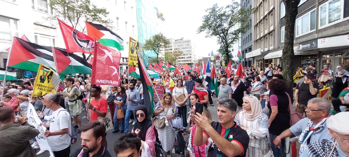 ZeppLaRouche's tweet photo. https://t.co/7YxmtJmLVm
World Children Day Rally for Palestine in Düsseldorf
--LaRouche activists leafleted calling for a new Security and Development Architecture for permanent peace.