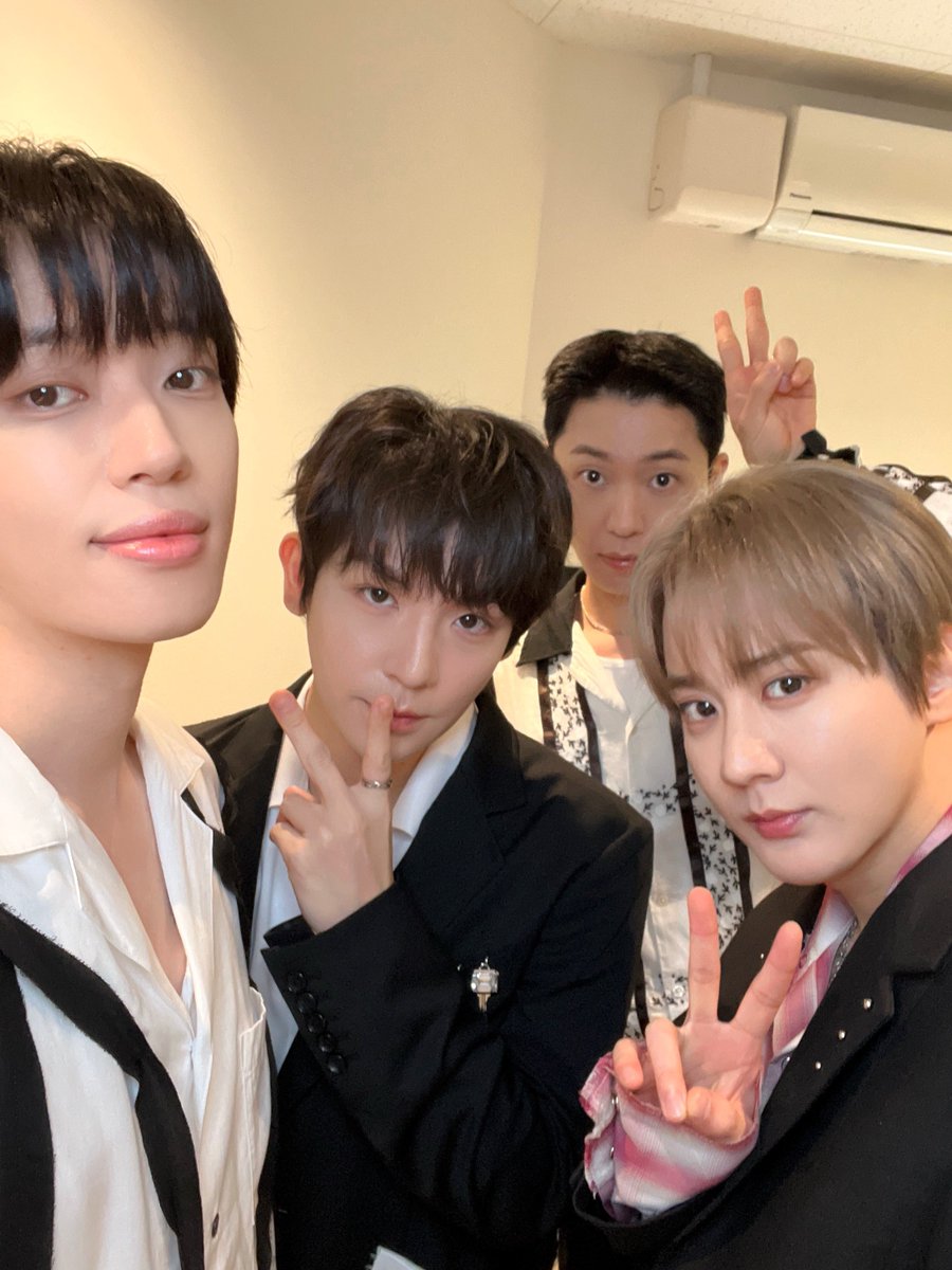 [💫]
日本2日目！
ANGELと一緒ならそこがどこであれ
笑いいっぱい🤭

일본 2일차!
ANGEL과 함께라면 그곳이 어디든
웃음 가득🤭

#TEENTOP #틴탑 
#JUST15_TEENTOP_TOKYO
#CherryPie