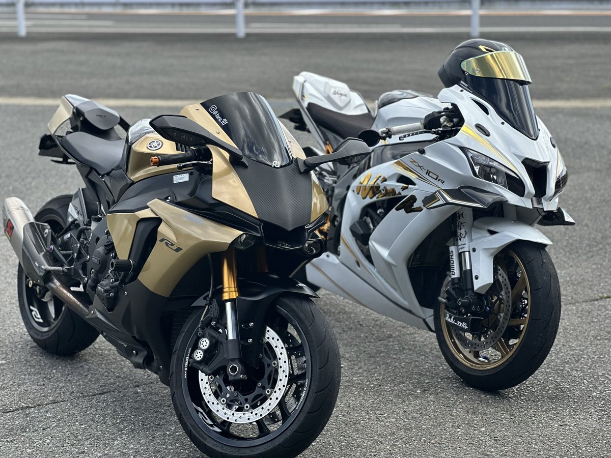 十三郎☆彡☘️ページ•*¨*•.¸♬︎ 200 horsepower is practically a weapon [ZX10R] - YouTube