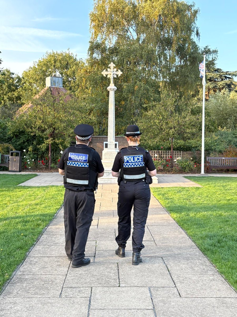 TVP_Bucks's tweet image. 🎡 Amersham Charter Fair 🎡

Neighbourhood officers &amp;amp; our awesome special constables were out #OnTheBeat at the #Amersham Charter Fair this weekend 

Great to see everyone enjoying themselves, thank you to all those who stopped to speak to us 👮